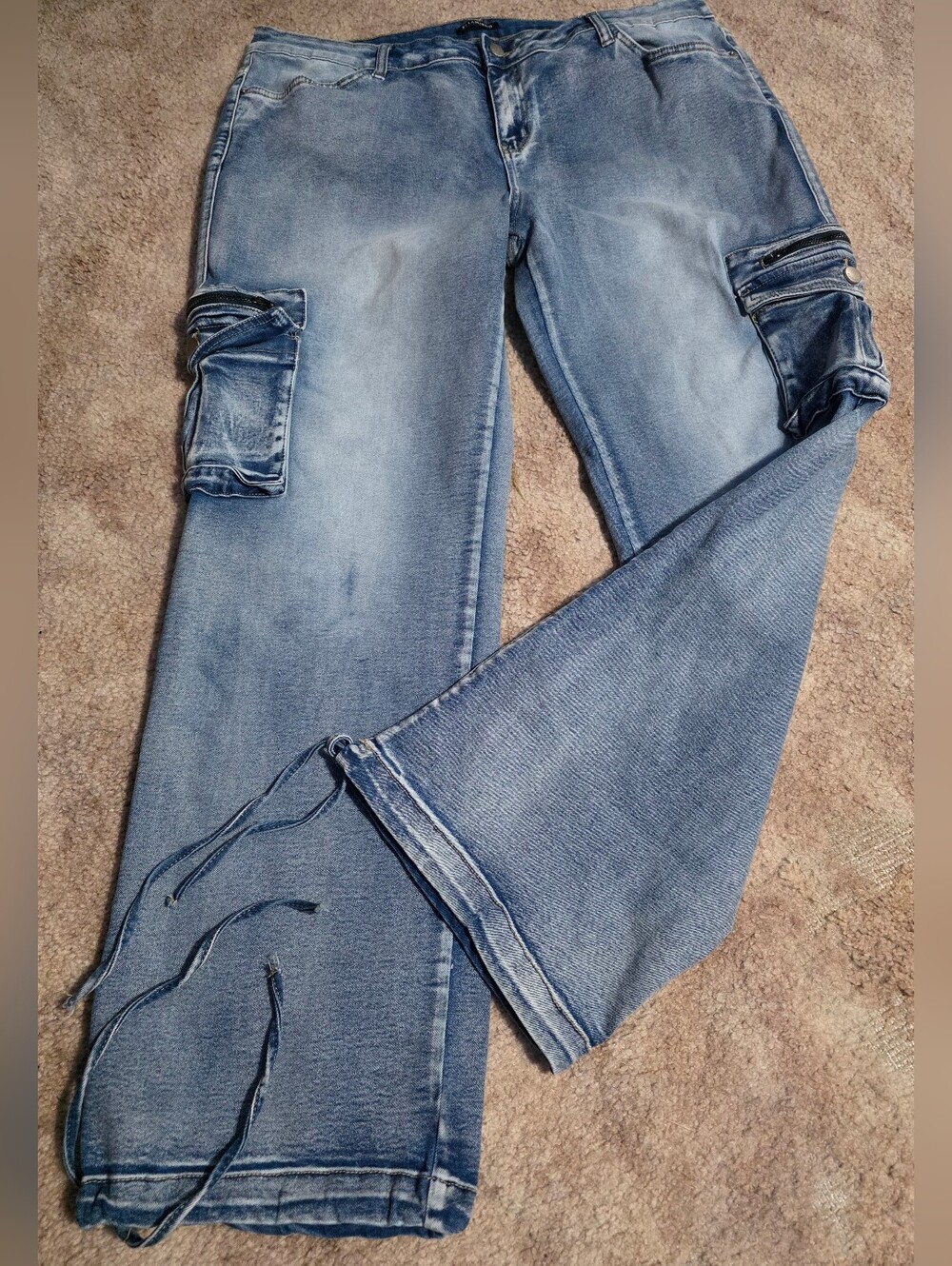 FLAMINGO Light Wash Denim Cargo Jeans with Drawstring Cuffs NEW WITHOUT TAG